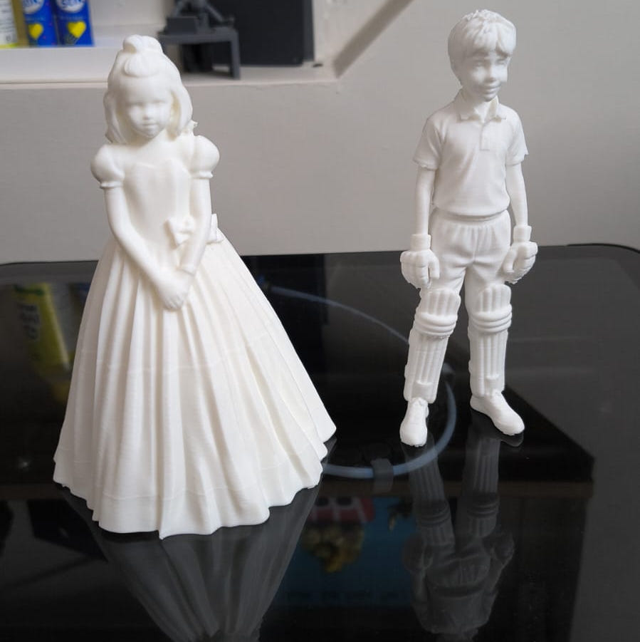 Uncolored 3D figure photo